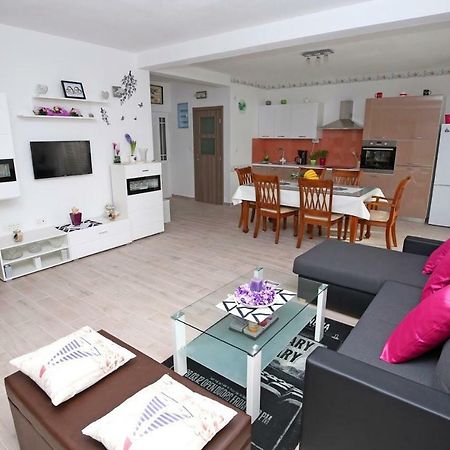 Luciano Apartment Mravince Екстериор снимка