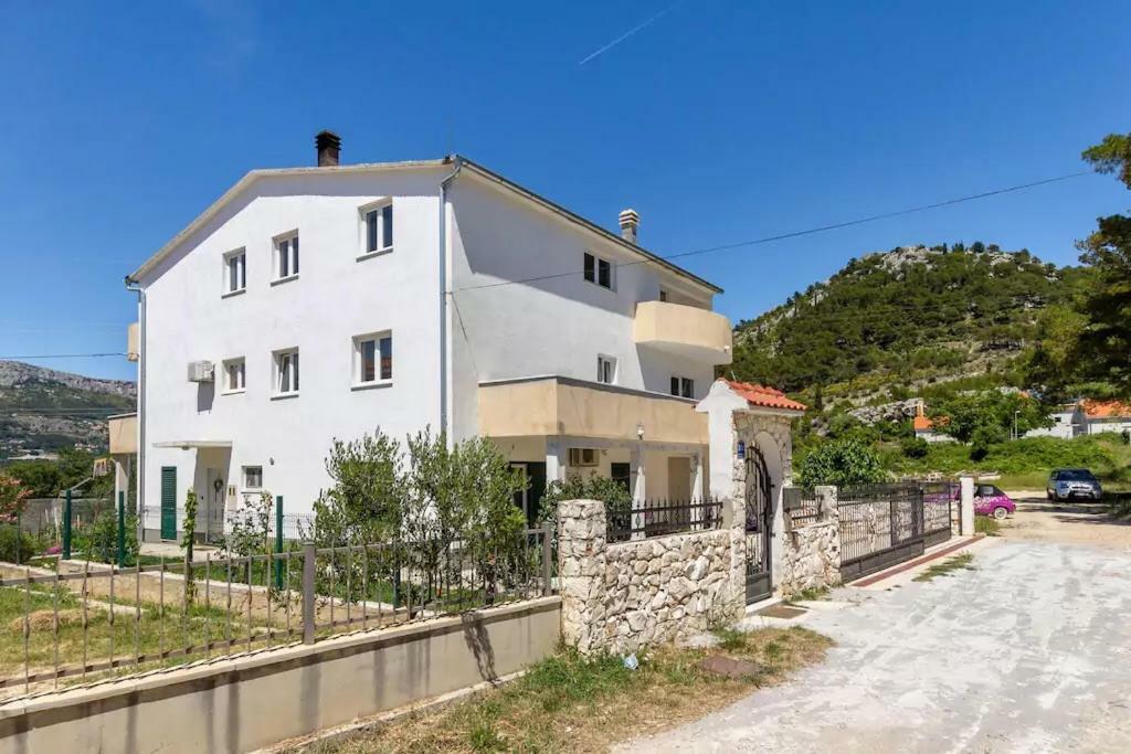 Luciano Apartment Mravince Екстериор снимка