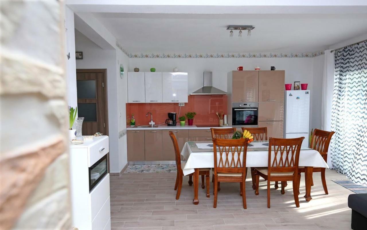 Luciano Apartment Mravince Екстериор снимка